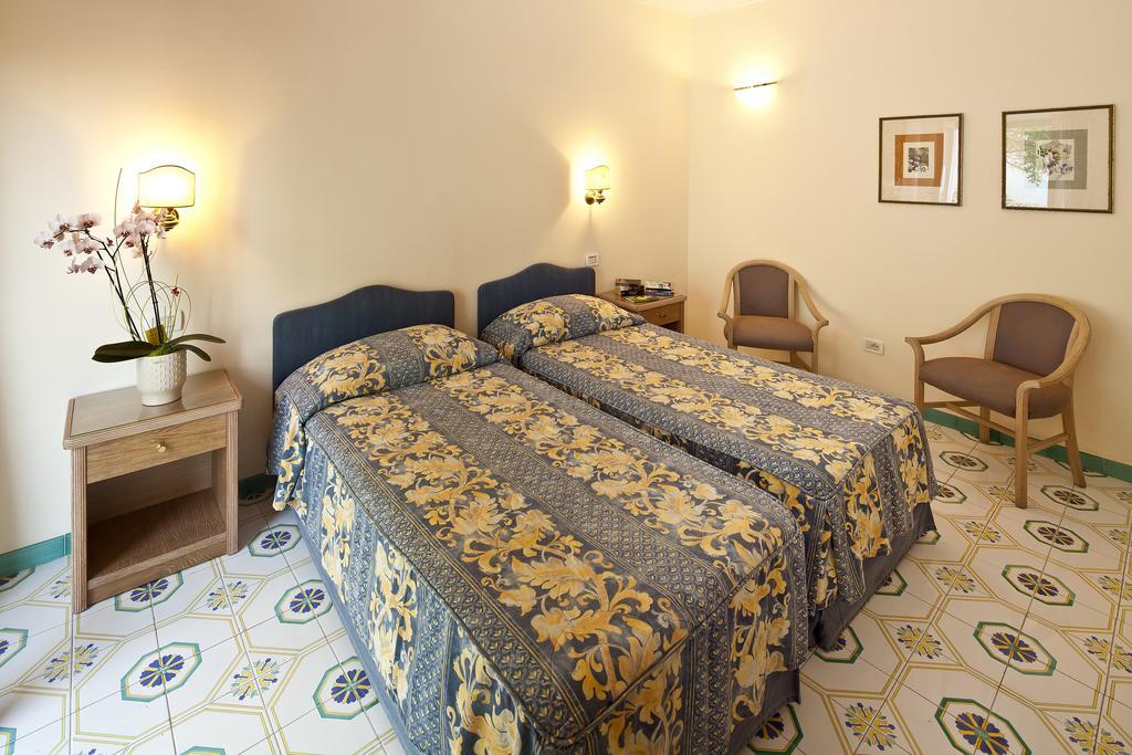 Hotel Continental Mare อีสเกีย ภายนอก รูปภาพ